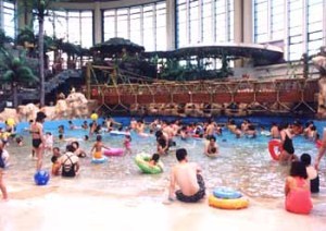 鶴見緑地プール